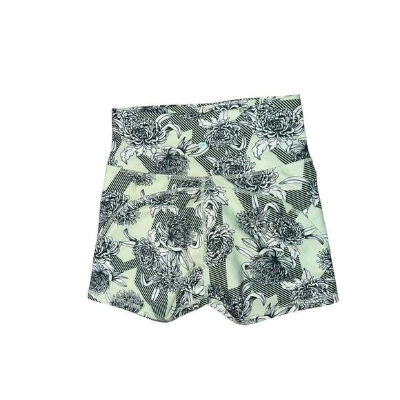 BNWT Marika print exercise Shorts athletic stretch Small - Picture 2 of 2